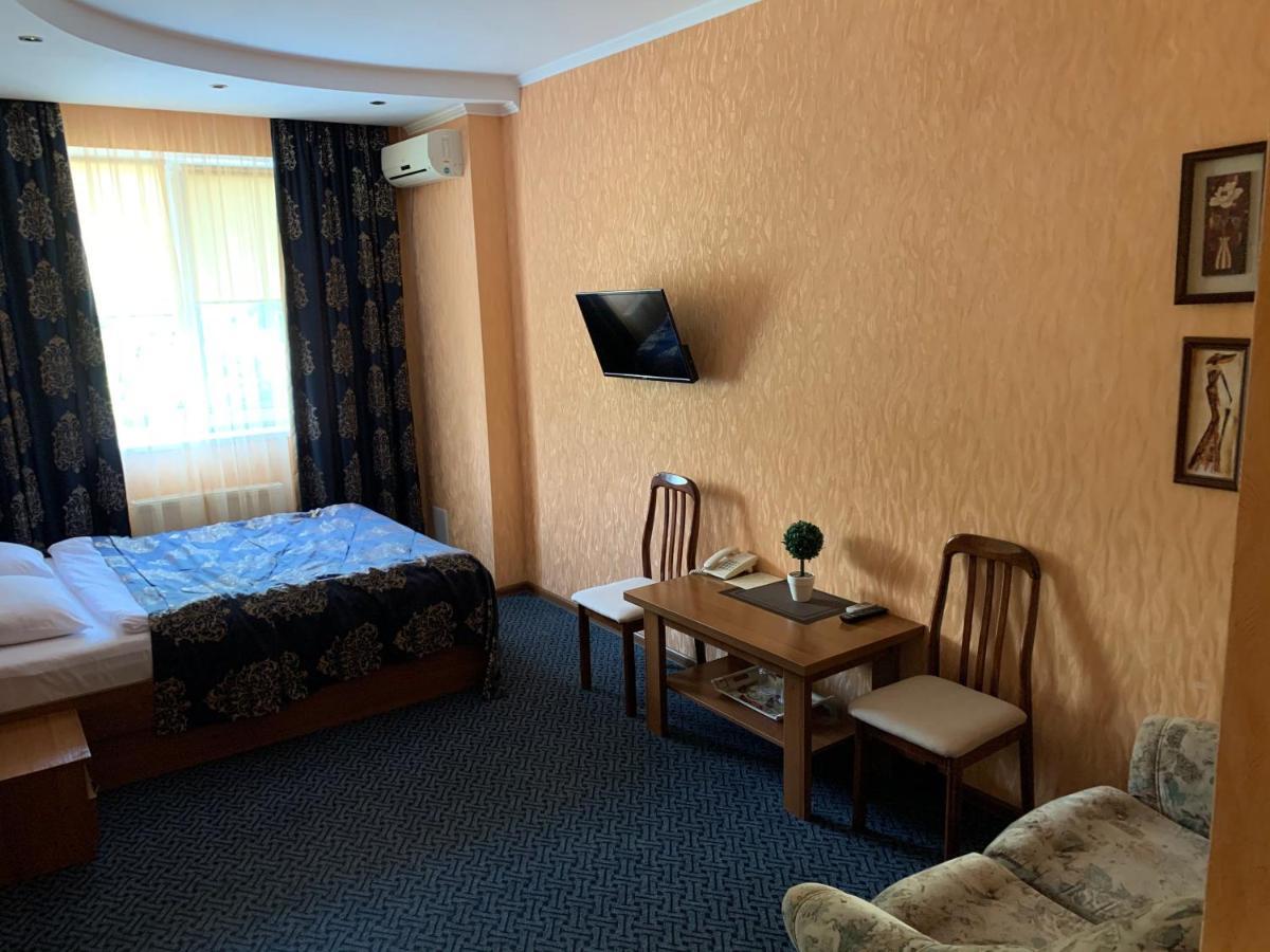 Hotel Dobrodiy Vinnytsia Ngoại thất bức ảnh