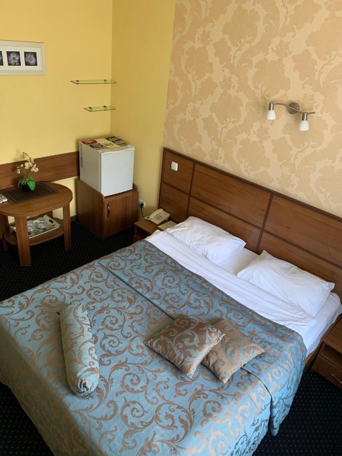 Hotel Dobrodiy Vinnytsia Ngoại thất bức ảnh