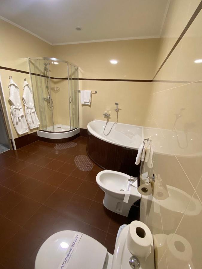 Hotel Dobrodiy Vinnytsia Ngoại thất bức ảnh
