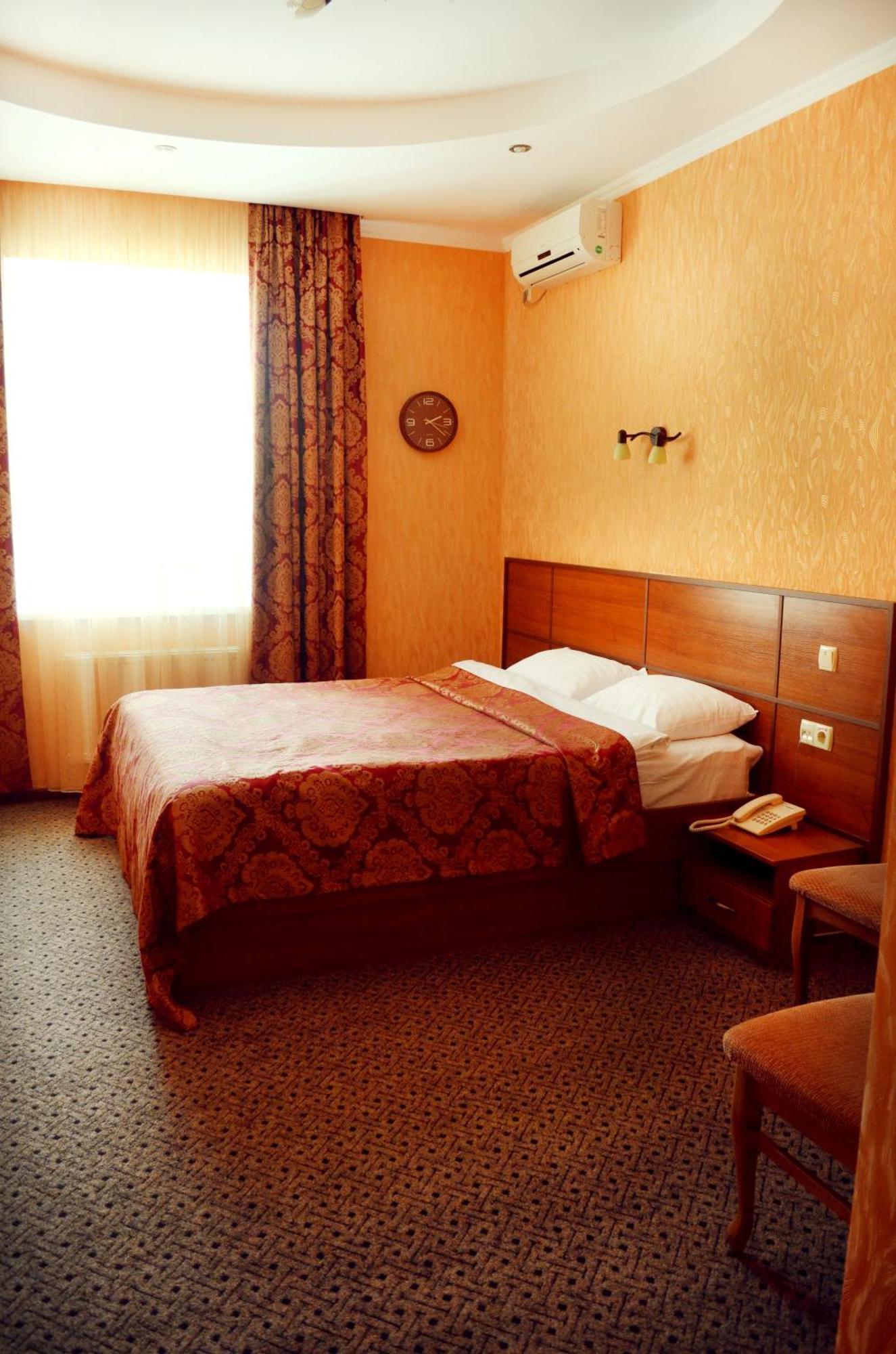 Hotel Dobrodiy Vinnytsia Ngoại thất bức ảnh