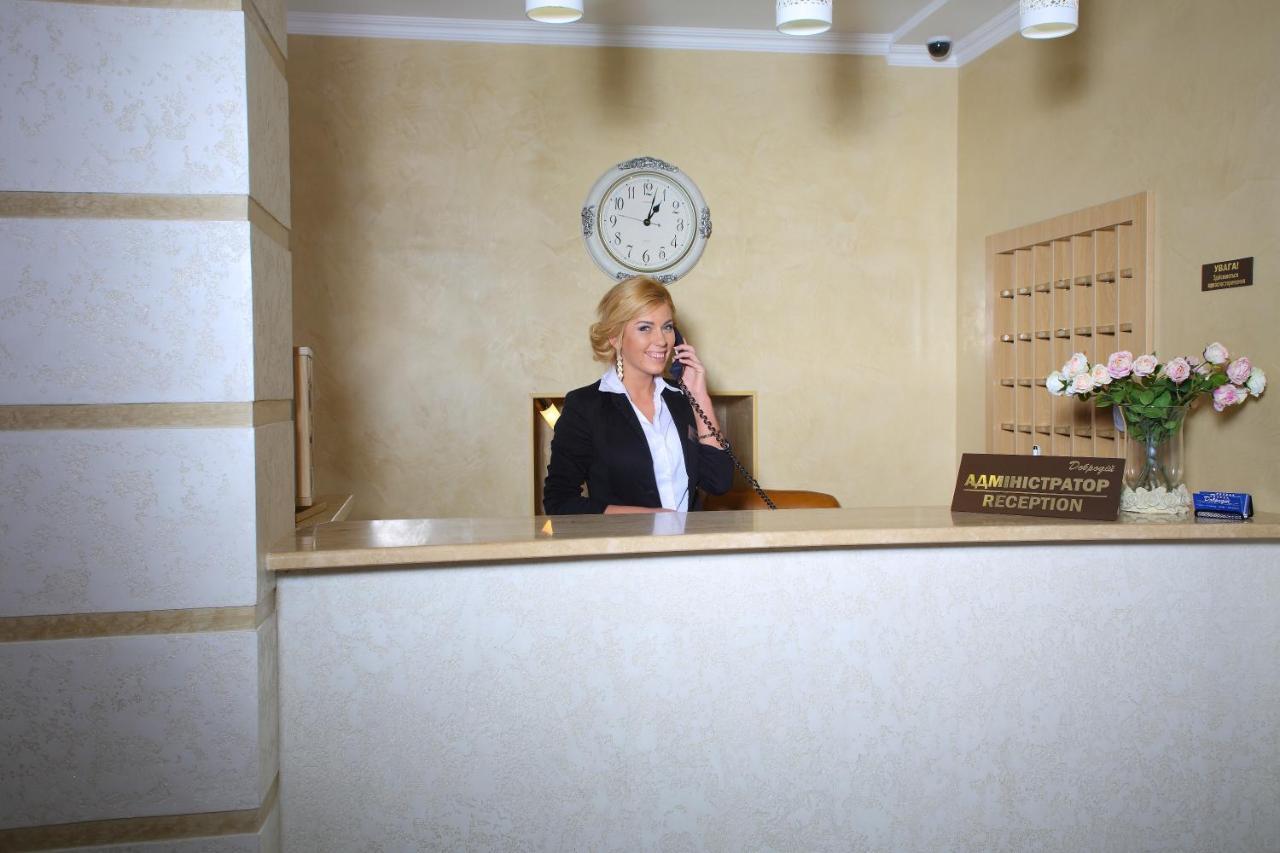 Hotel Dobrodiy Vinnytsia Ngoại thất bức ảnh